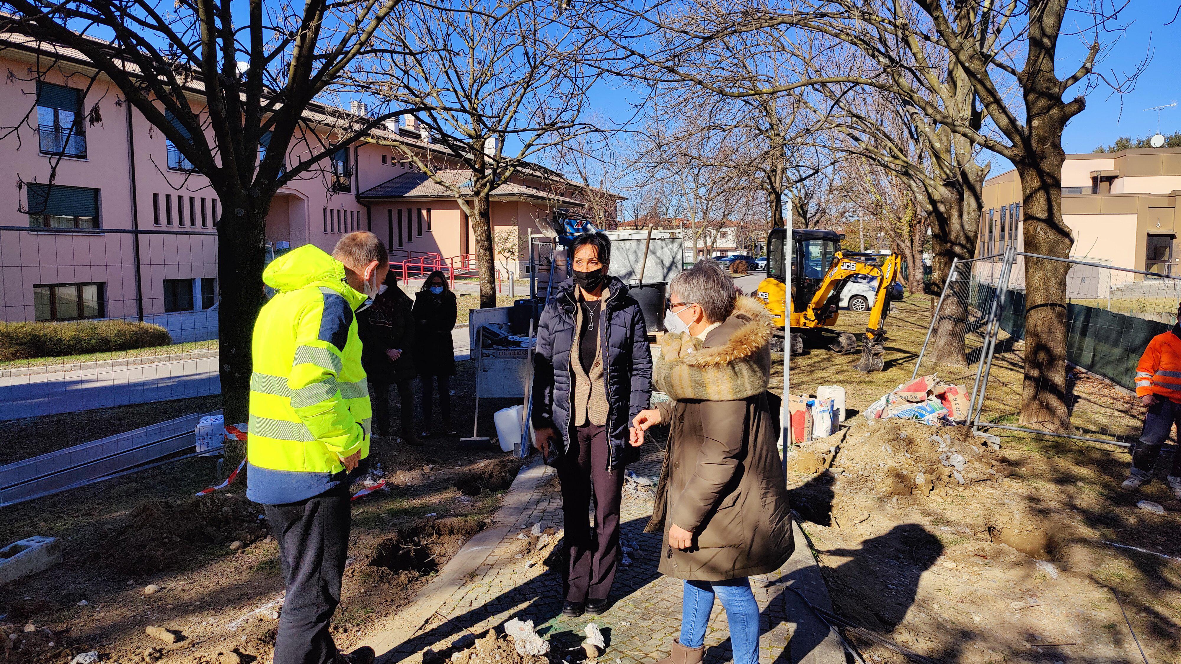 Immagine per Più sicurezza nel parco per gli ospiti della Residenza Protetta di Monfalcone